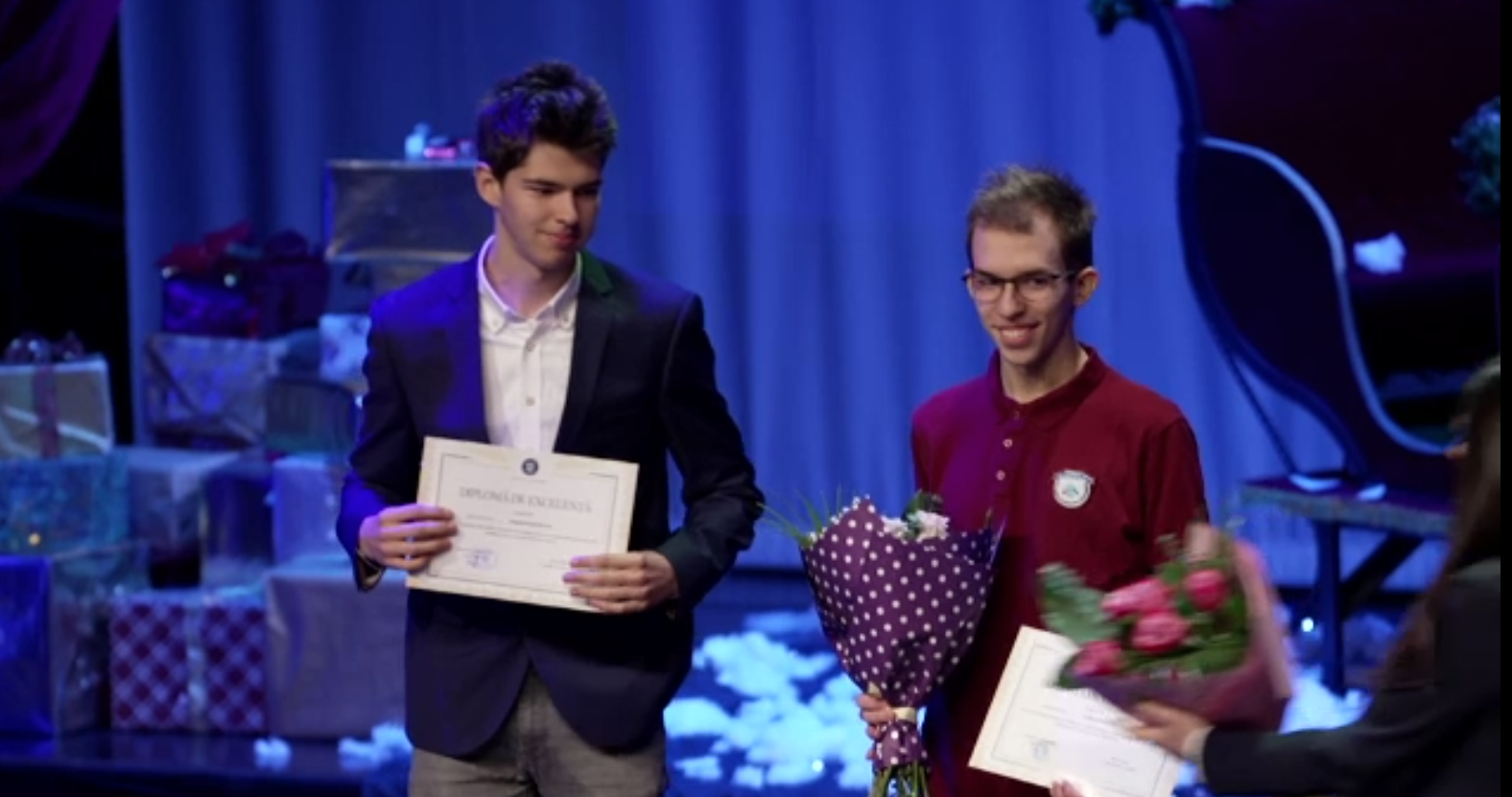 Peste 170 de elevi români au făcut performanță anul acesta la olimpiade. Cu ce sume i-a premiat Ministerul Educației