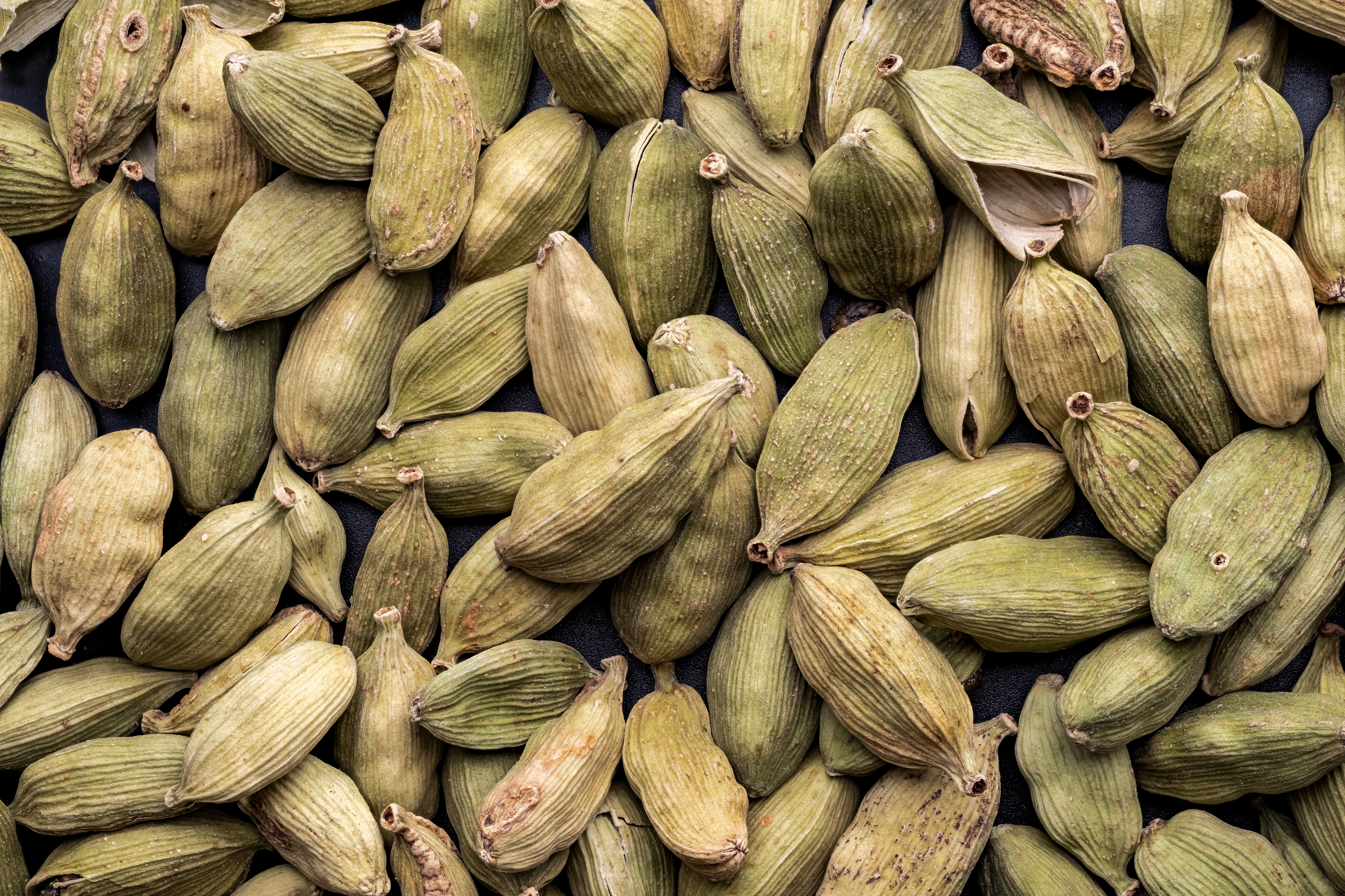 Cardamom - totul despre acest condiment. Beneficii pentru sănătate și în ce să îl folosești