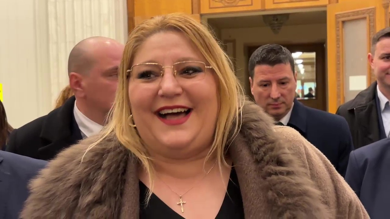 Diana Șoșoacă: ”Breaking news! PSD-ul ne-a solicitat să intrăm la guvernare. Nu voi intra la guvernare cu ciuma roșie”