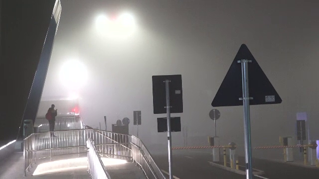 Aeroportul din Iași, paralizat din cauza ceții. Ce au pățit mai mulți români care voiau să ajungă la familii