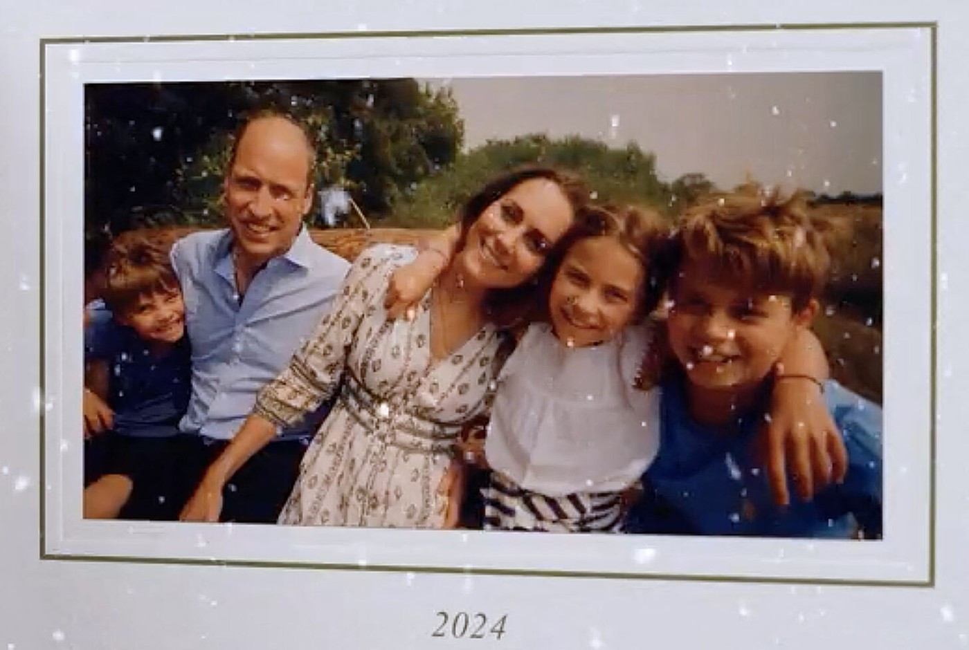 Prinţul William şi Kate Middleton au dezvăluit felicitarea de Crăciun în care apar și cei trei copii ai lor. FOTO