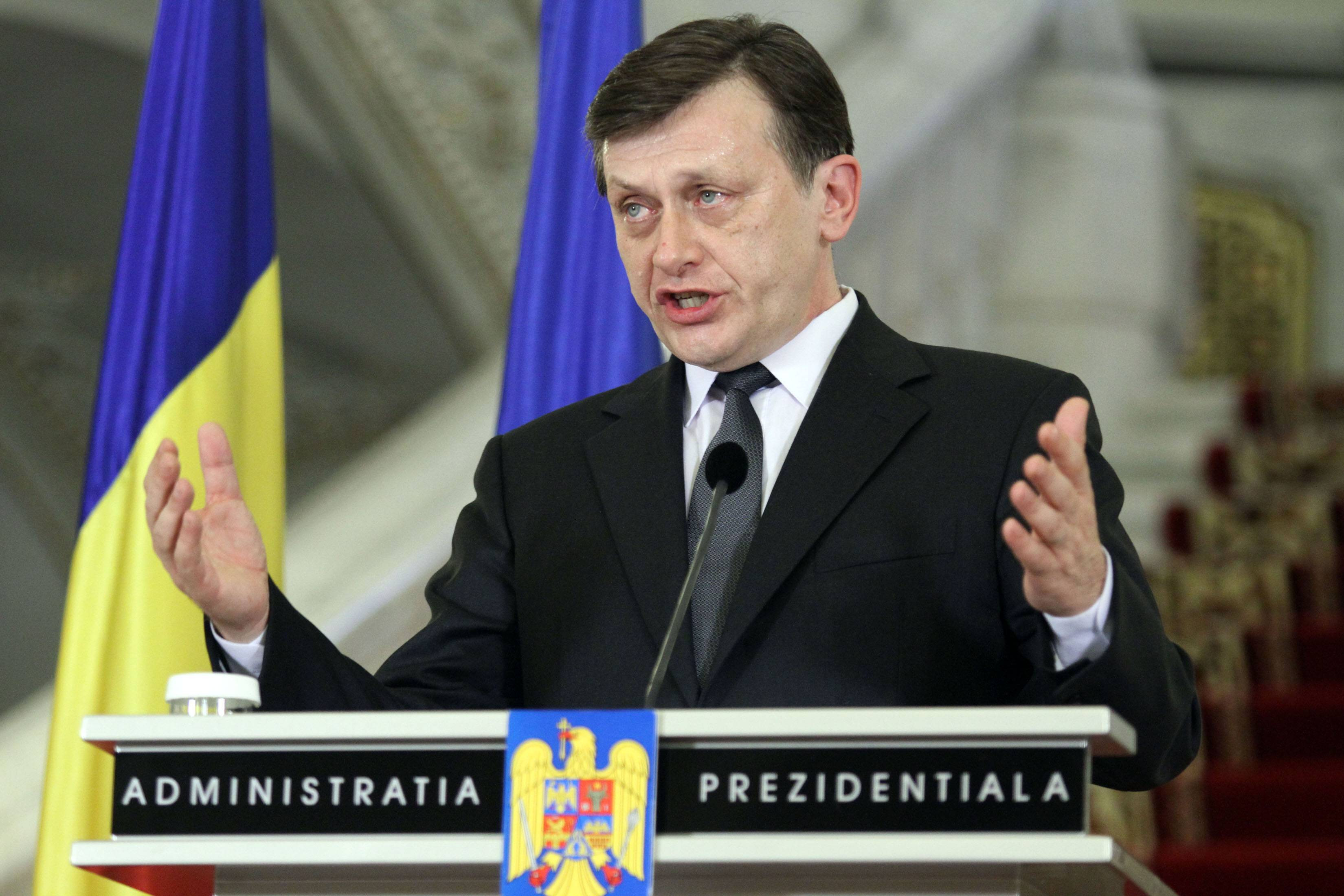 Crin Antonescu, despre decizia de a candida la prezidenţiale: Nu pot să vă spun cum s-a ajuns să fiu eu candidatul