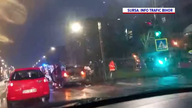 O familie din Oradea a ajuns la spital după ce a trecut pe roșu și a fost lovită de o mașină pe trecerea de pietoni