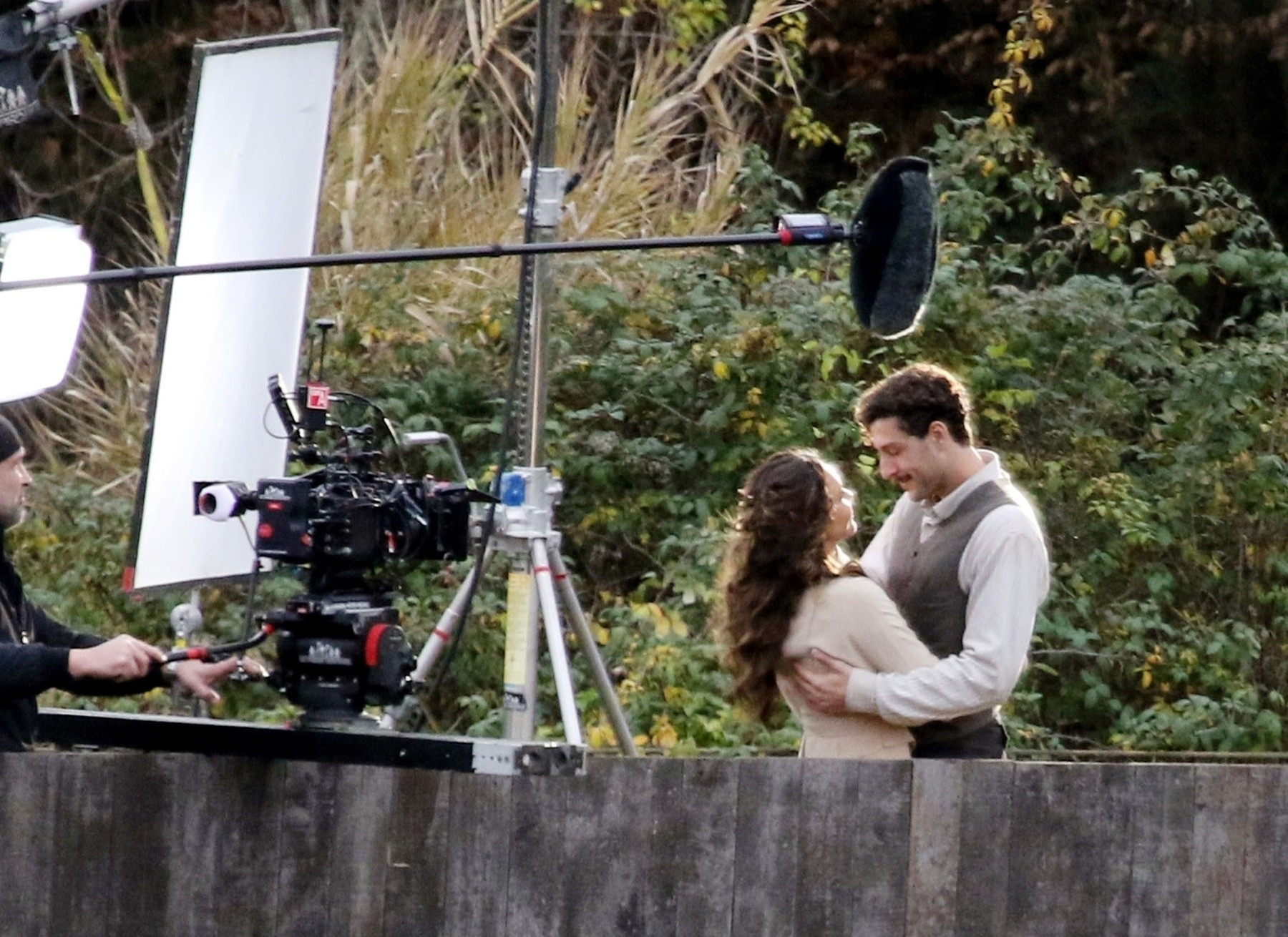 Jessica Alba, pe platourile de filmare alături de Lorenzo de Moor. Cum au fost surprinși. FOTO