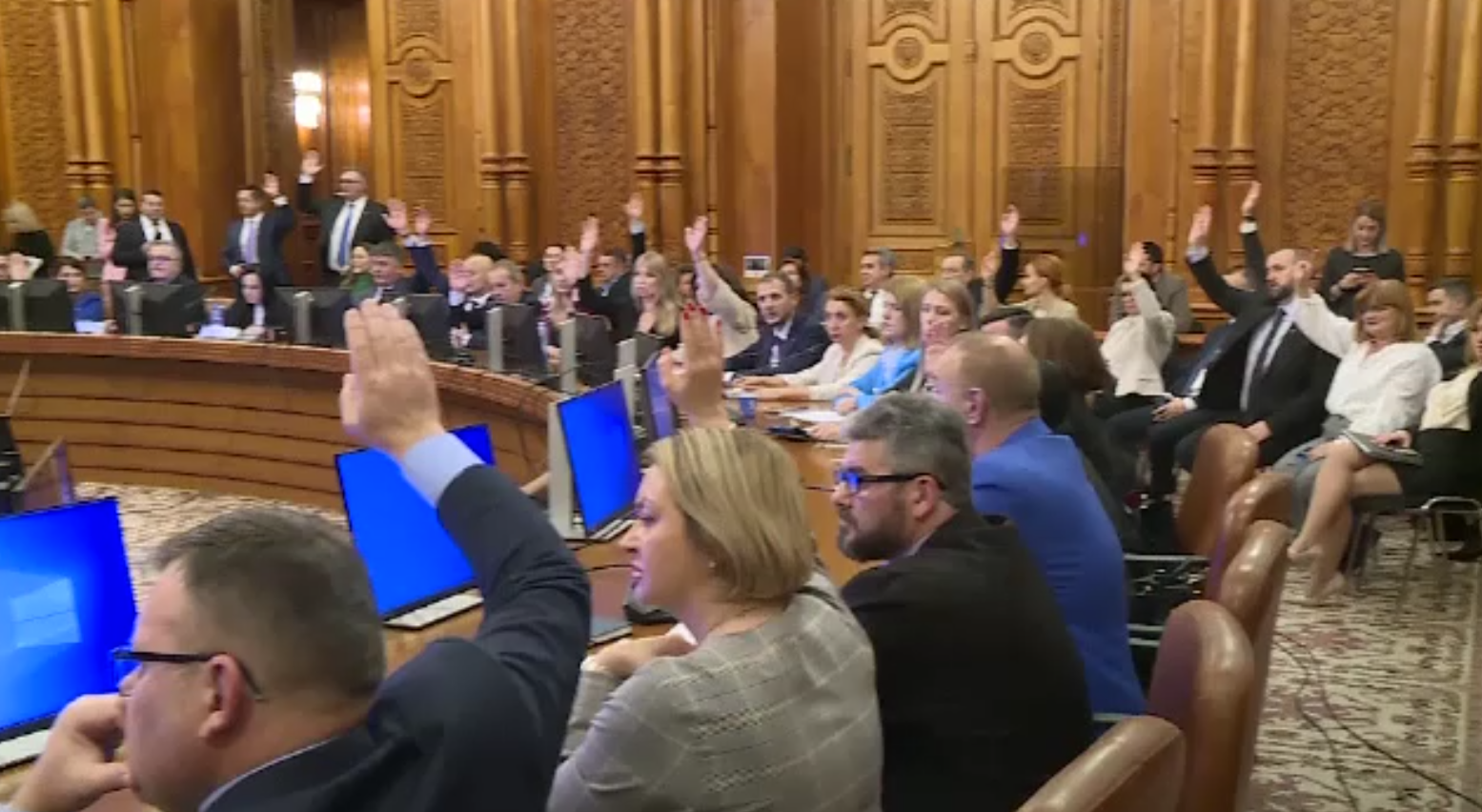 Audierile noului Guvern au durat numai 3 ore și jumătate. În alți ani țineau chiar și 2-3 zile