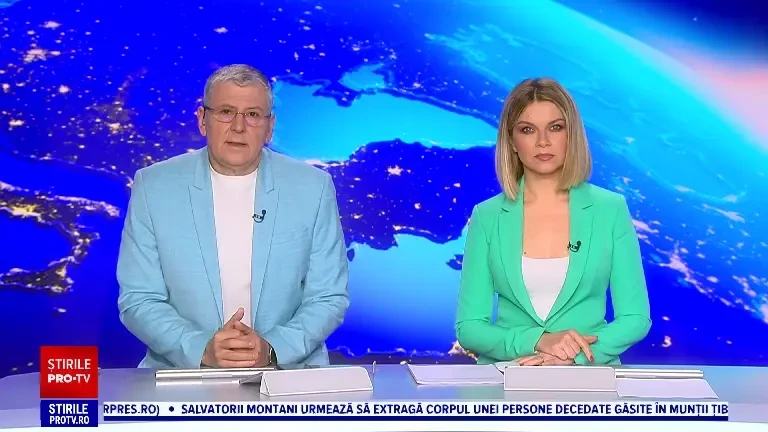 Moș Crăciun a sosit la Bacău cu avionul, pentru a ajunge la toți copiii