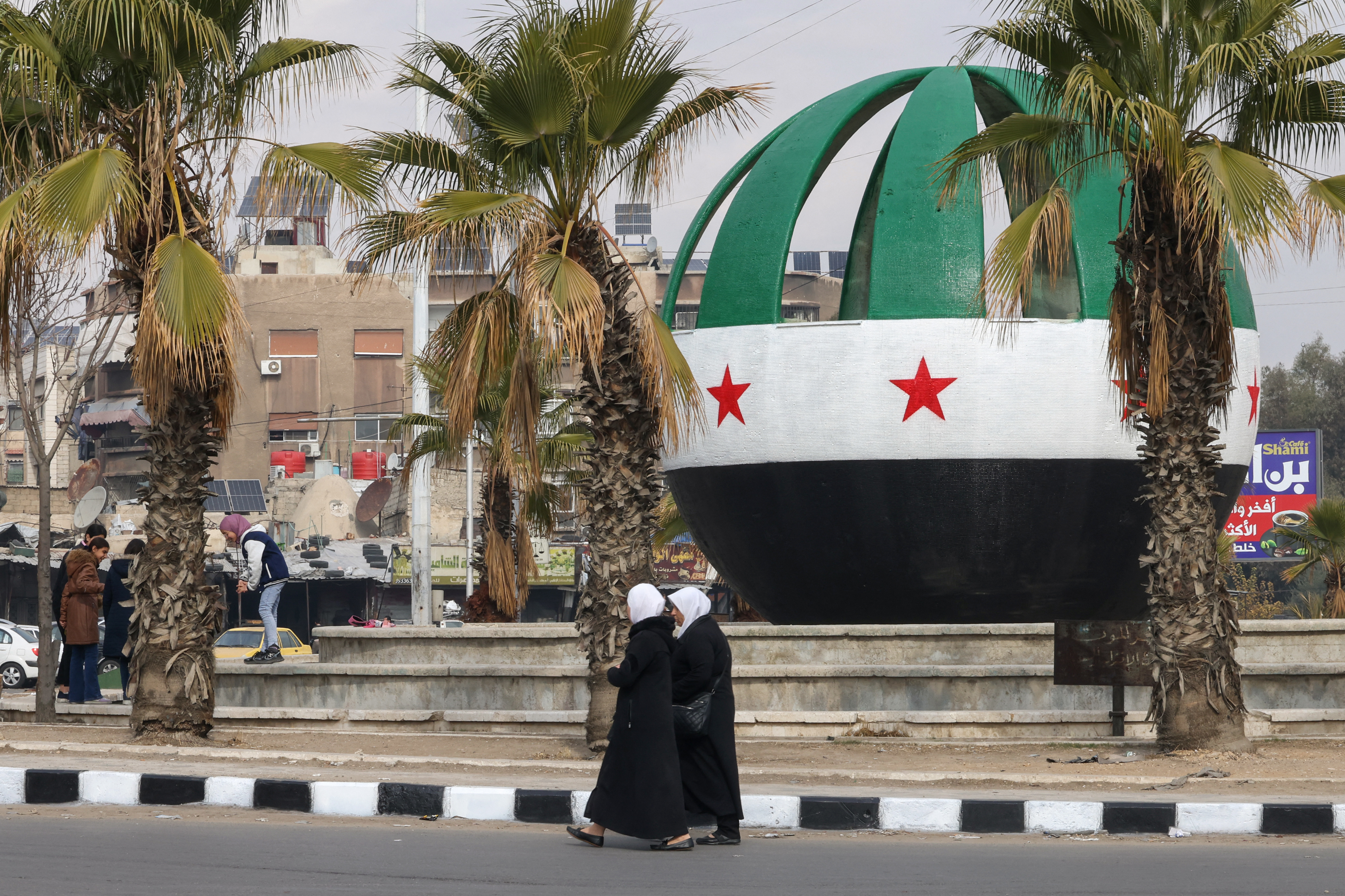 Noua putere de la Damasc anunţă un acord cu grupările armate pentru disoluţia lor