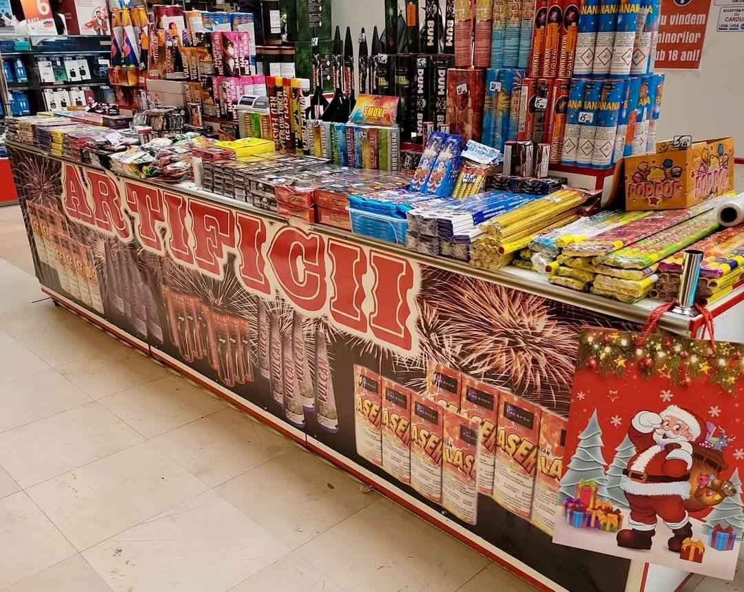 Se schimbă legea. Românii nu vor mai putea cumpăra petarde. Doar persoanele autorizate vor mai avea acces. PROIECT