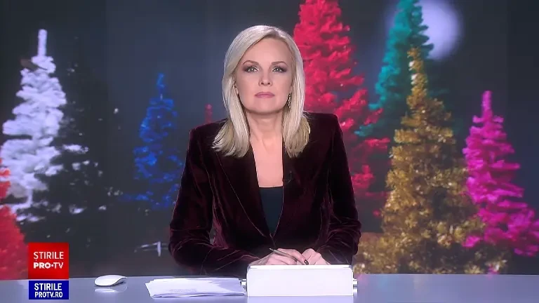 Variante de brad de Crăciun din materiale pe care le aveți prin casă