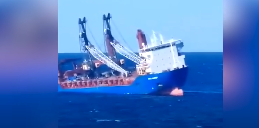 Stare de urgenţă în Crimeea, după ce Rusia nu a reuşit să cureţe ţărmul Mării Negre în urma naufragiului a două petroliere