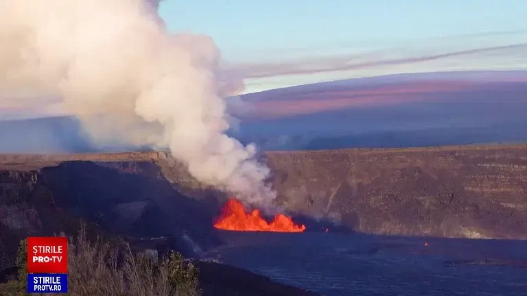VIDEO cu momentul în care vulcanul Kilauea din Hawaii aruncă în aer fântâni de foc și o lavă de 1 metru grosime