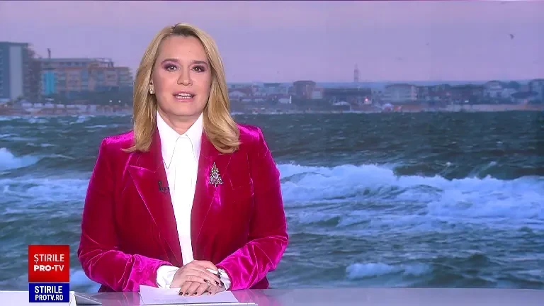 În hotelurile de la malul mării, turiștii s-au distrat în piscinele interioare de Crăciun