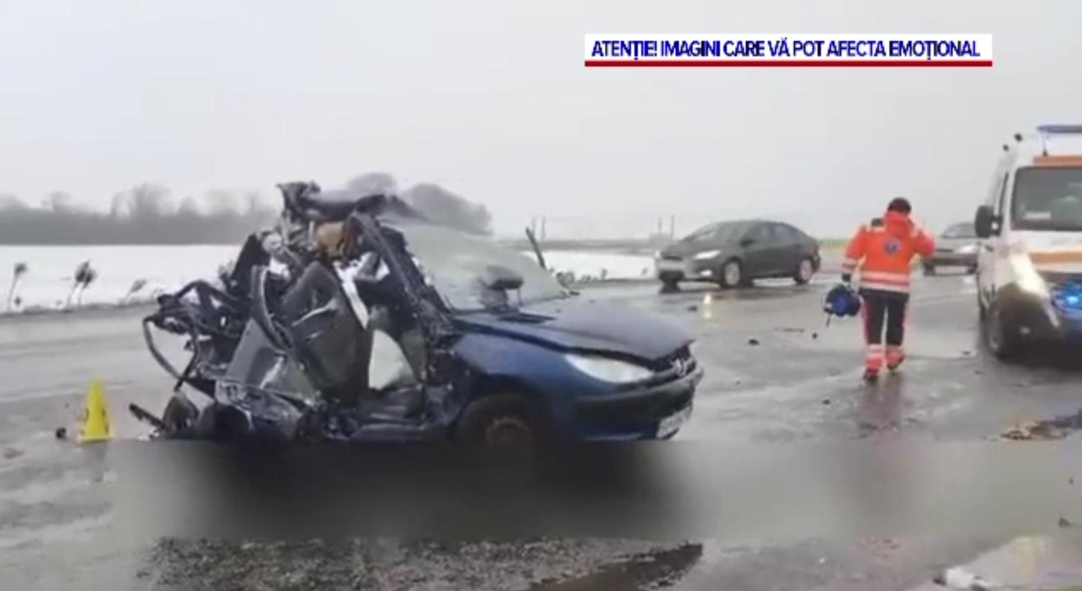 Un adolescent de 15 ani şi mama lui au murit pe ”drumul morții” E85 în Vrancea. Mașina lor avea cauciucuri de vară