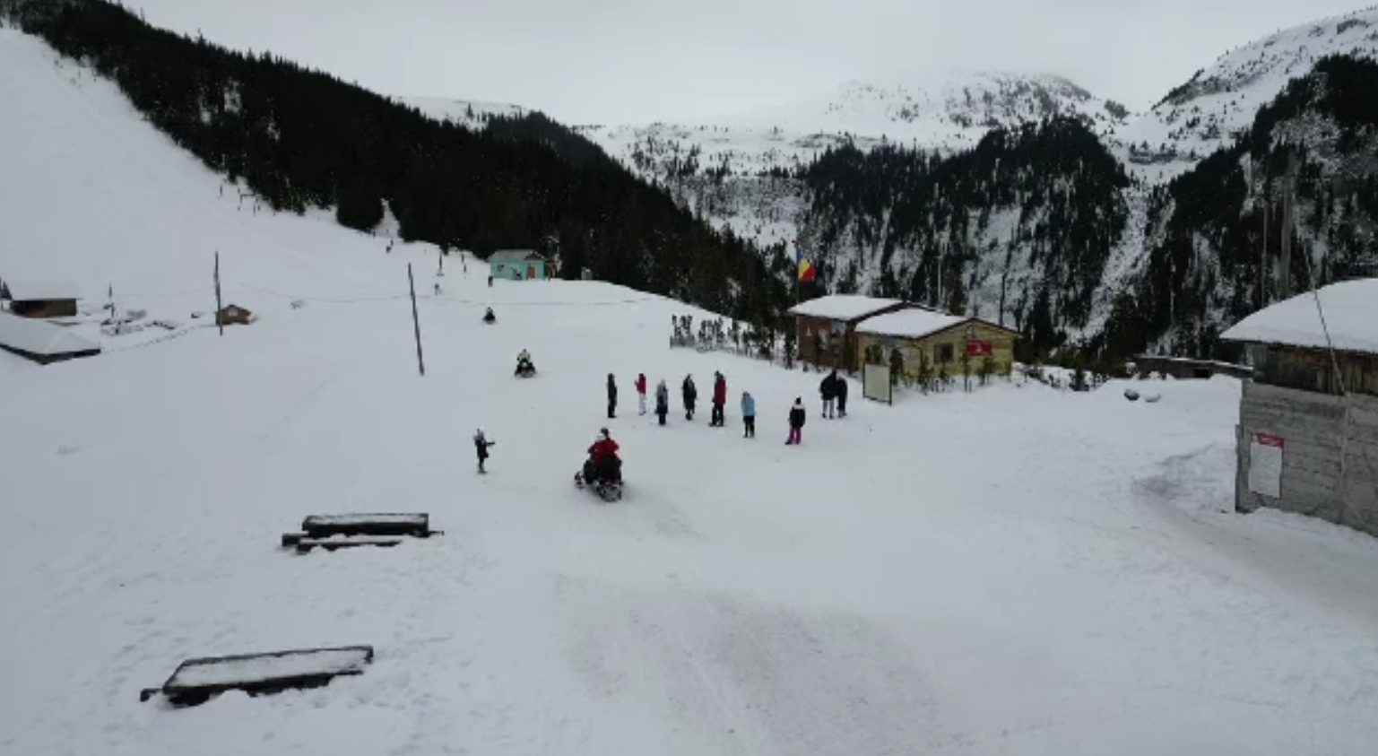 Turiștii aflați în Maramureș s-au bucurat de ultima zi de vacanță. Pensiunile fac deja pregătiri pentru Revelion