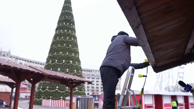 Comercianții din târgurile de Crăciun au rămas cu jumătate din marfă nevândută: „Anul ăsta a fost cel mai prost an”