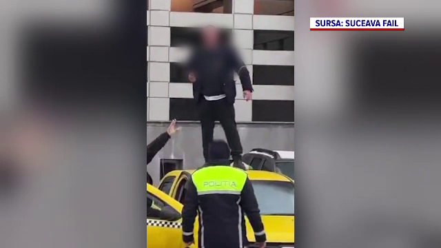 Dosar penal pentru bărbatul care a amenințat că își dă foc în fața primăriei din Suceava. Cum a fost oprit să nu-și facă rău