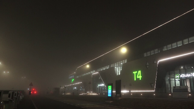 Haos pe aeroportul din Iași. Mai multe zboruri au fost anulate din cauza ceții. Avioanele au fost redirecționate la Suceava