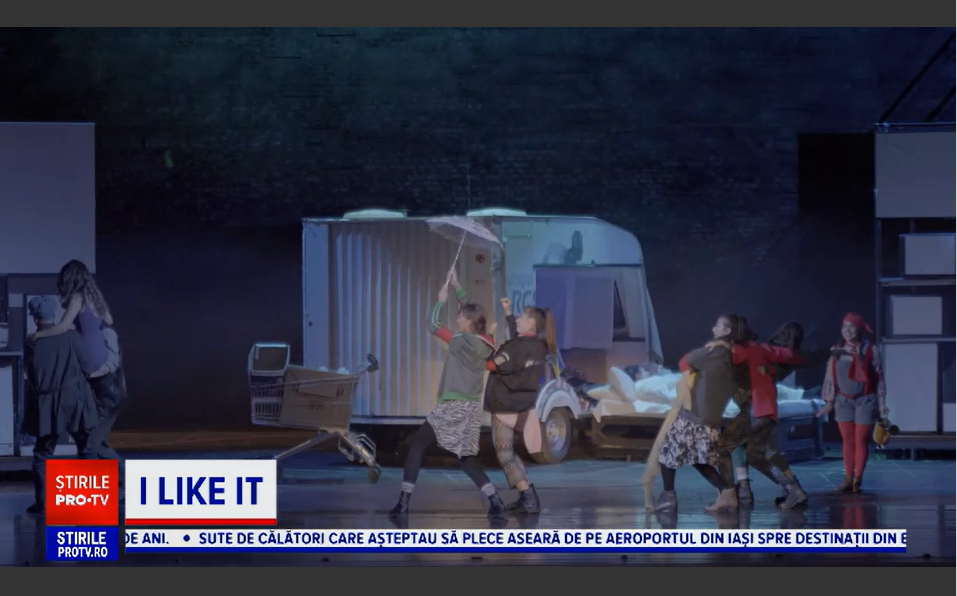 Primul spectacol de ”operă verde” din România. Revoluția din 1989, transpusă prin decoruri și costume 100% reciclate