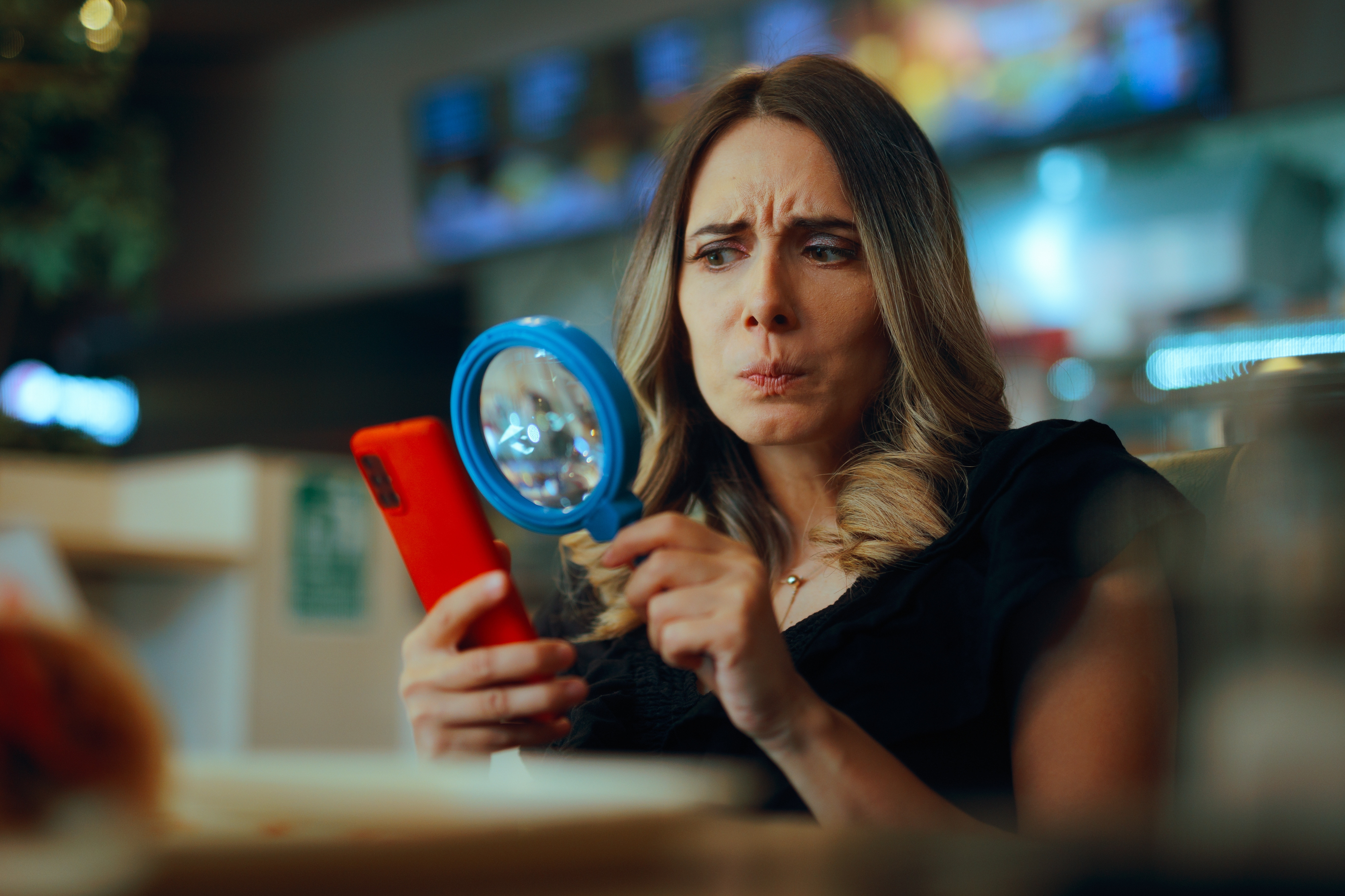 Un profesor din SUA folosește metode de fact-checking pentru a combate dezinformarea în rândul studenților