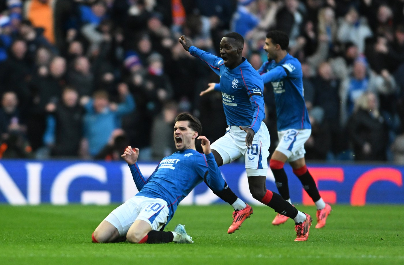 Ianis Hagi, primul fotbalist român care a marcat în 2025. "Prințul" a înscris un gol superb în derby-ul Scoției | VIDEO