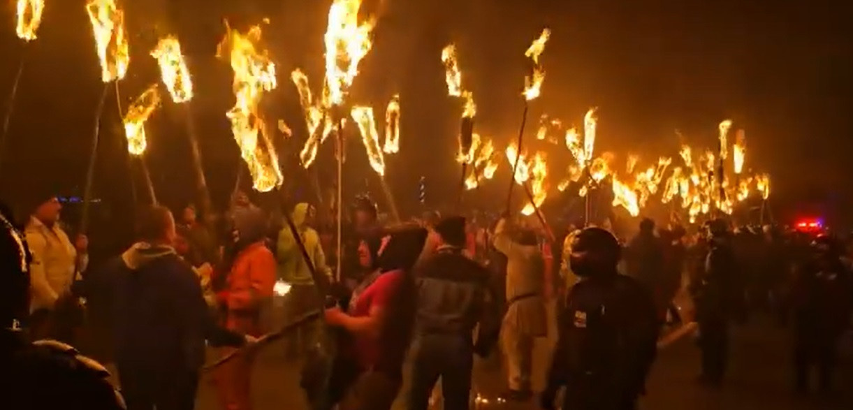 „Spartul Caprelor” a mobilizat peste 250 de jandarmi în Oituz. Tradiția a unit flăcăi din șapte sate