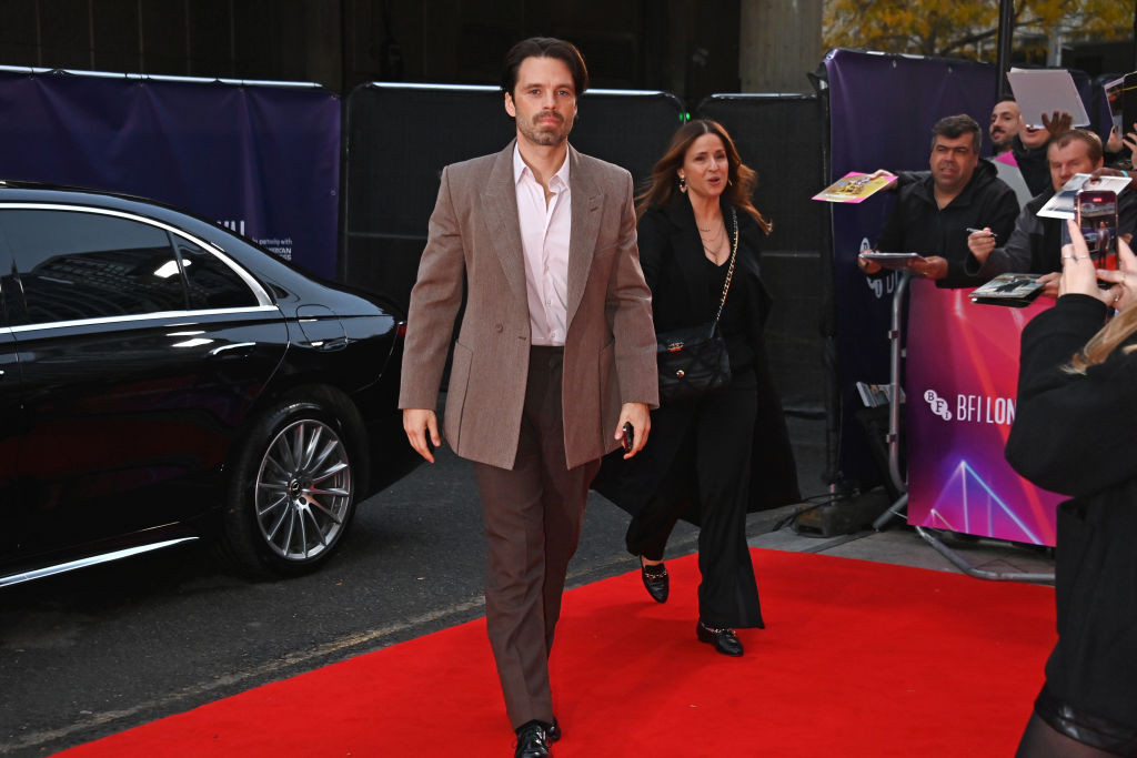 Sebastian Stan – povestea românului care îl joacă pe Donald Trump. A obținut două nominalizări la Globurile de Aur