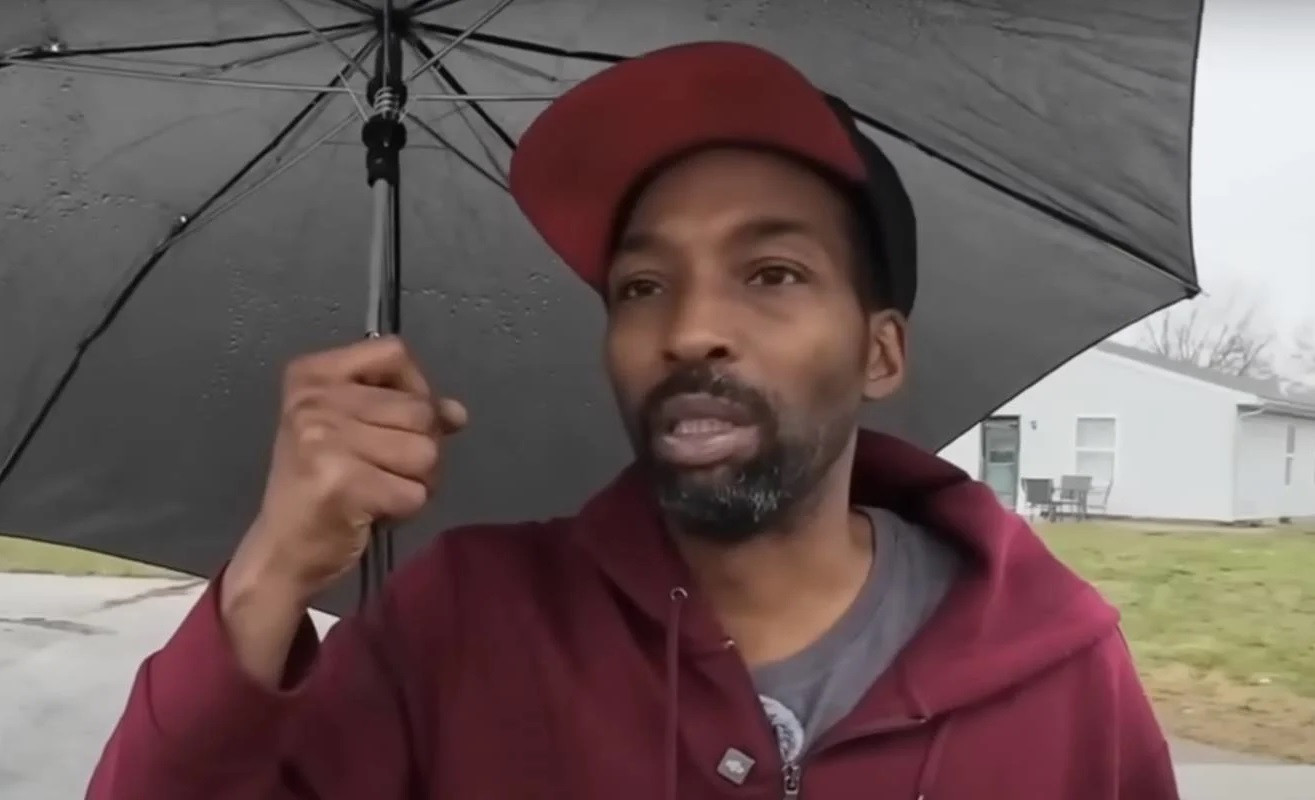 Un bărbat care a vrut să cumpere un teren pentru casă a primit întreaga stradă, pentru 5.000 de dolari. Ce a urmat