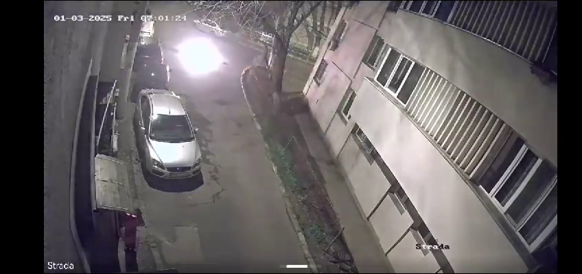 O femeie a incendiat o maşină după ce a fost concediată de la un salon de masaj. De ce a ales un autoturism la întâmplare