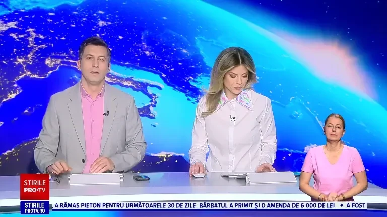 Pieton și o amendă uriașă pentru șoferul din Iași care a făcut drifturi cu un sicriu legat de mașină, într-un giratoriu