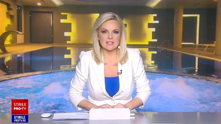 Atmosferă de sărbătoare la Băile Felix. Turiștii au încins hore în bazinele cu apă termală pentru a scăpa de câteva kilograme