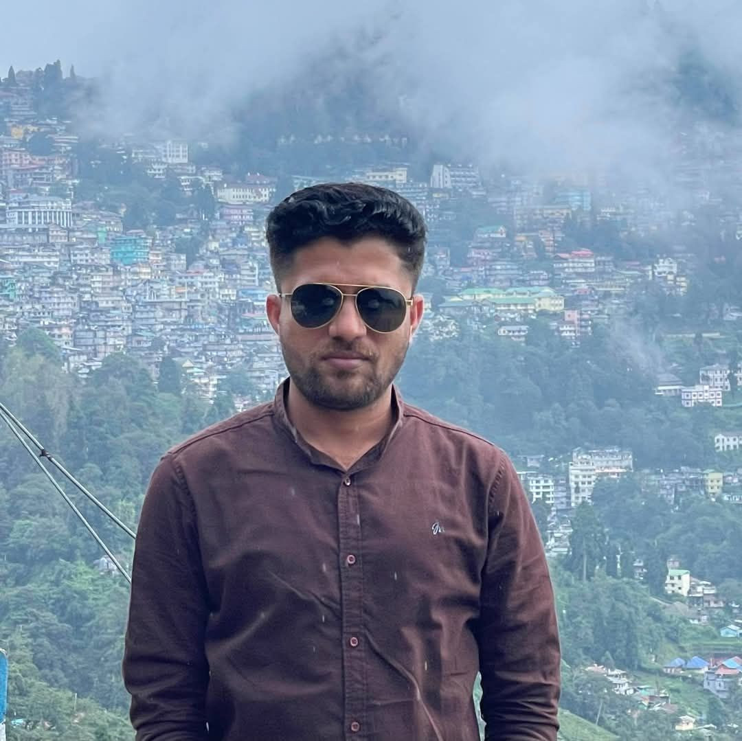 Un jurnalist indian care a relatat despre corupţie a fost găsit mort într-o fosă septică