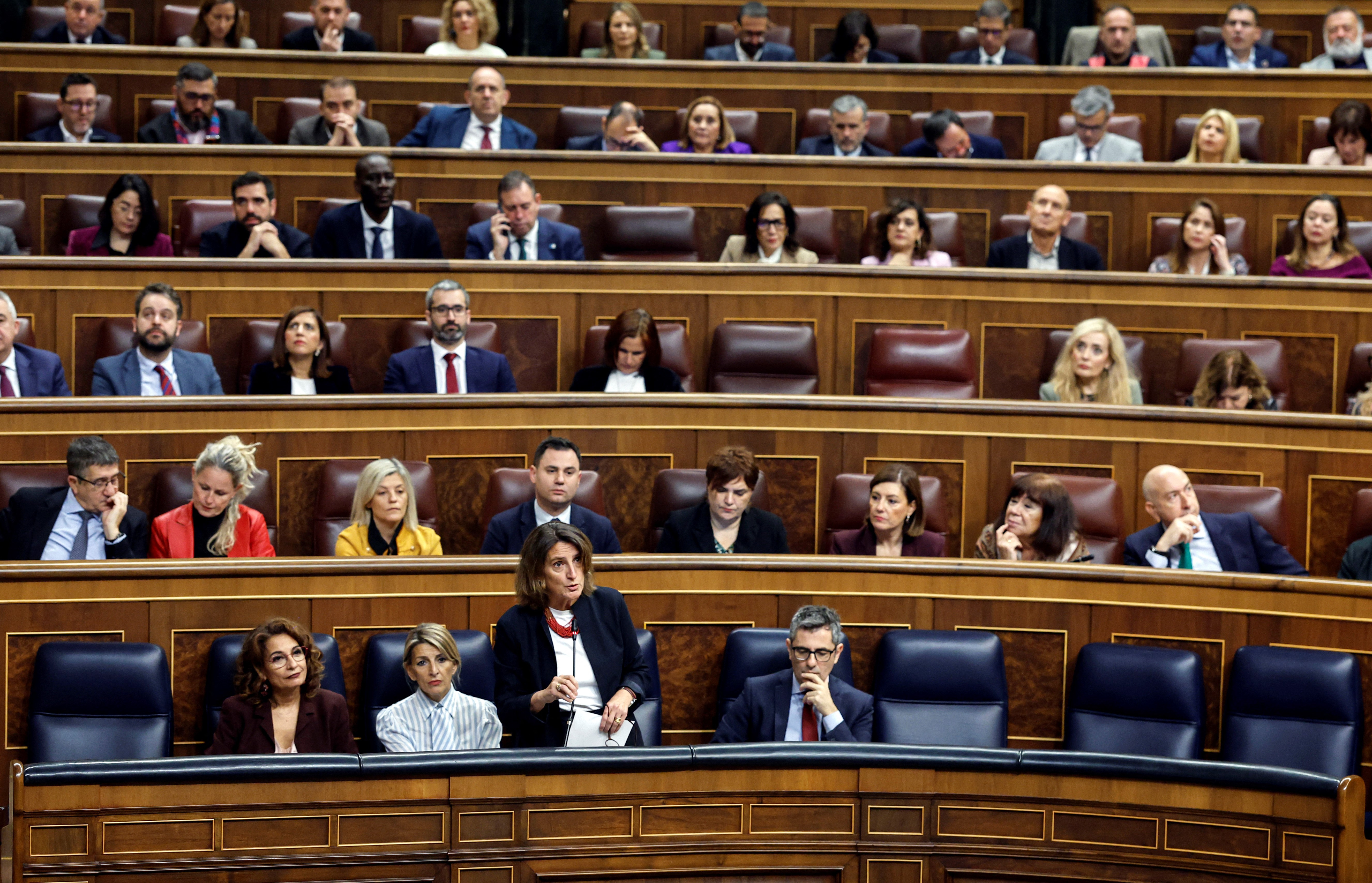 Conflicte în guvernul Spaniei privind o propunere de reducere a săptămânii de lucru