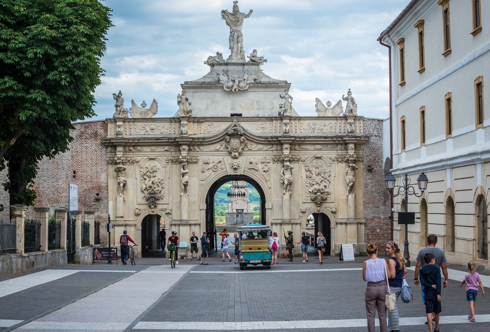 Orașele din România în care scad taxele locale. Reducerea ajunge chiar și la aproape 50% în unele locuri