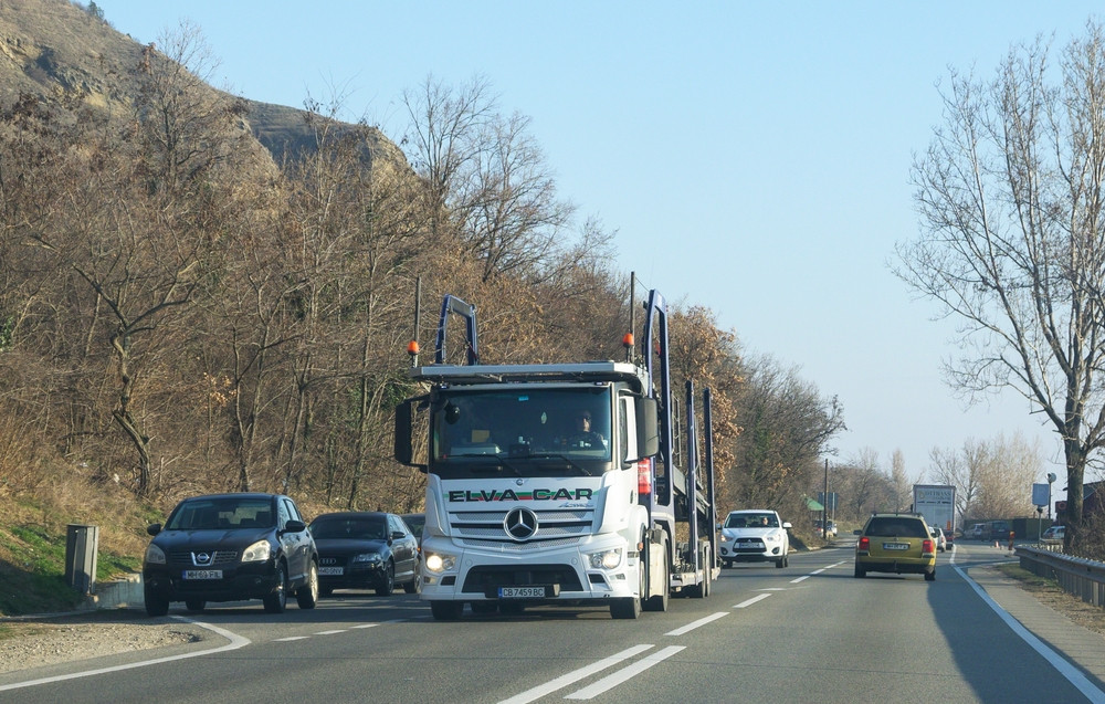 Apare o nouă taxă pentru a circula pe șoselele din România. Poate ajunge la 1.500 de lei pe an