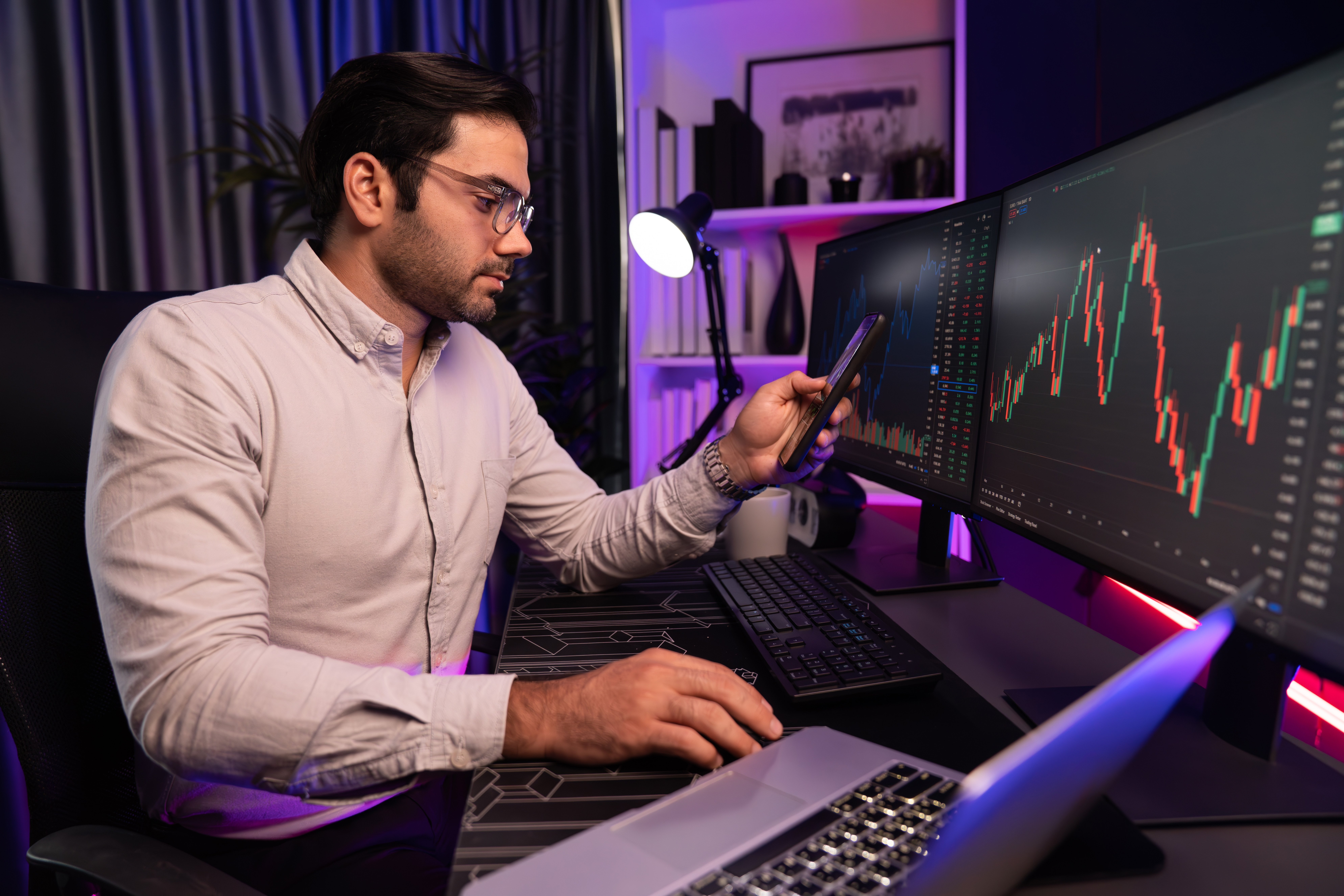 (P) Investiţia în active riscante: Care e apetitul românilor față de risc și câți își permit să investească bani în active