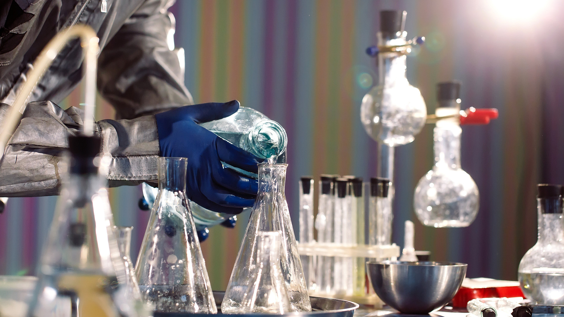 Pedepse aspre pentru traficanții care au construit primul laborator de extragere a cocainei din România