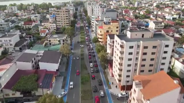 Cât vor plăti constănțenii care sunt proprietari de mașini, dar nu au loc de parcare. ”Nimeni nu se gândește unde parchează”