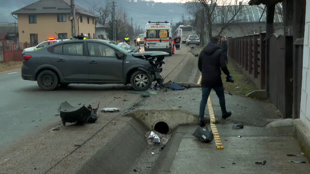 O mașină a anunțat automat la 112, în Bistrița, că a avut un accident. Șoferul a murit. Mai avea câteva minute până acasă