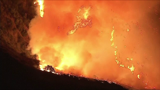 Crește numărul celor uciși de incendiile din California: ”Nu mai avem nimic. Totul a ars”. Valoarea daunelor este colosală