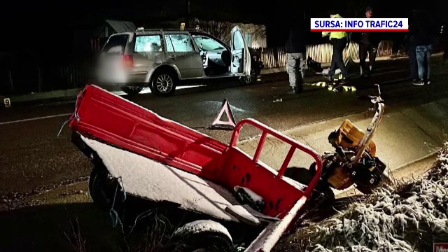 O bătrână moartă și un bărbat în stare gravă, după ce utiliajul lor agricol a fost lovit de un șofer de 18 ani