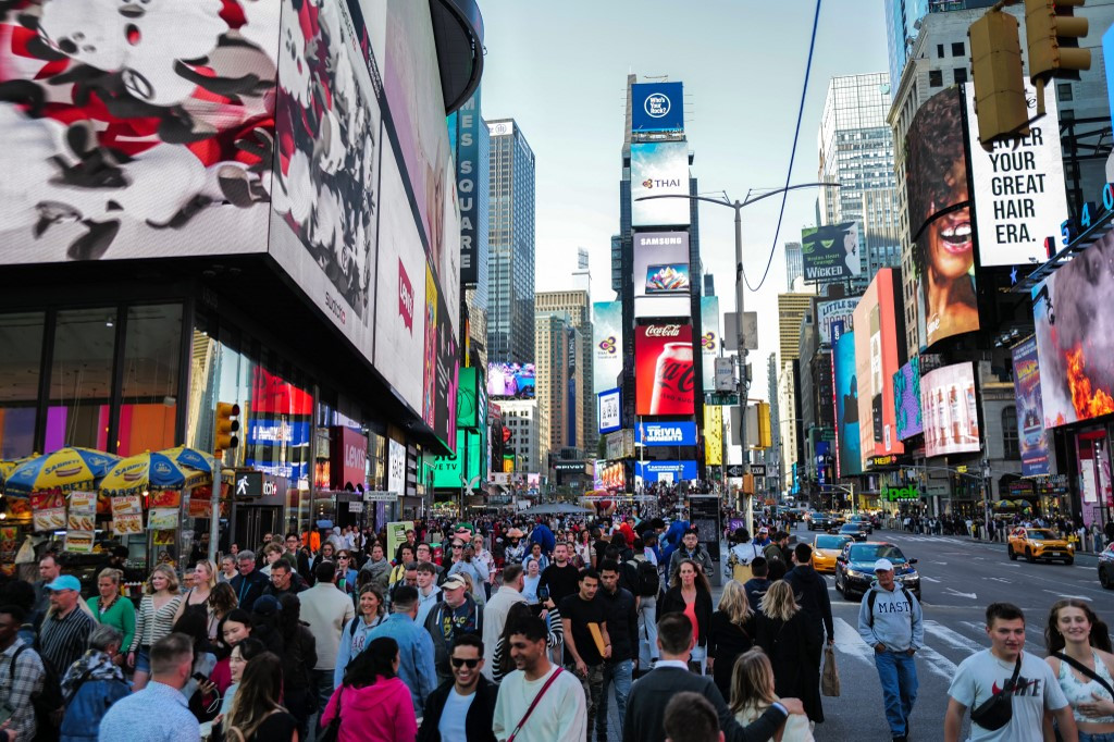 Pașii pe care trebuie să îi facă românii pentru a obține autorizația electronică de călătorie în SUA. Ghidul complet