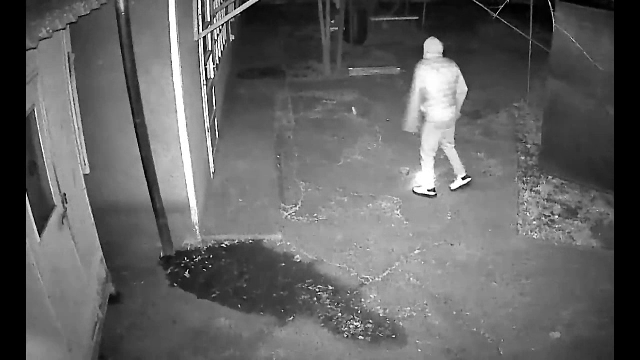 Doi hoți, prinși după ce au dat o spargere într-o biserica. Au vrut să intre și în casa parohială, dar nu au reușit