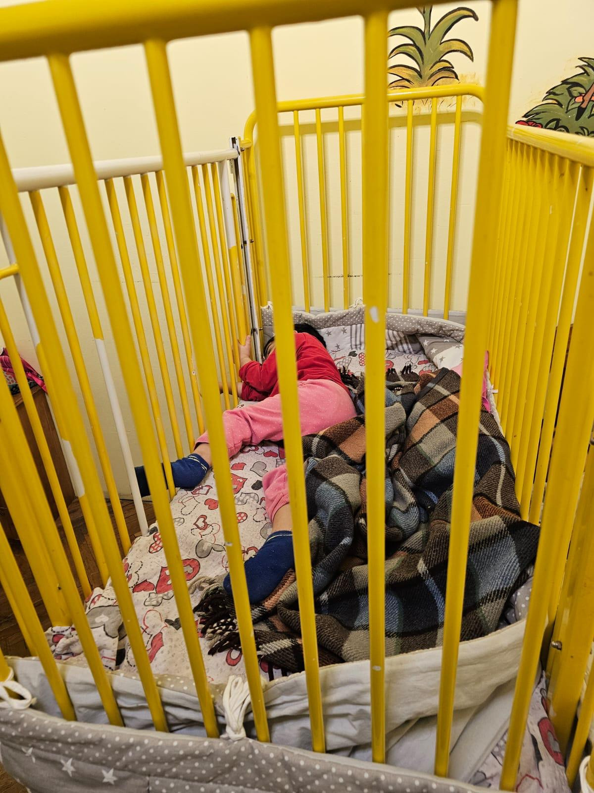 Centrele din Mureș unde erau ținuți minori cu dezabilități au fost închise, iar copiii vor fi mutați în alte cămine