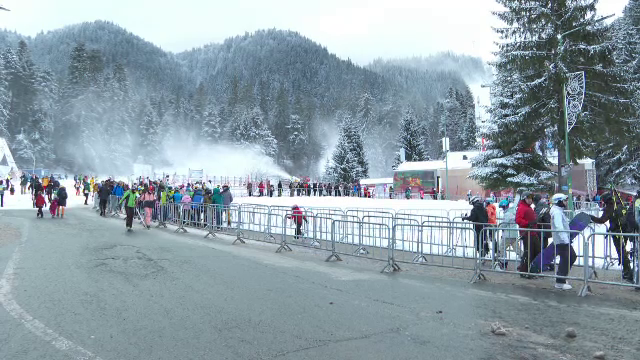 Turiștii se bucură de condiții excelente de schi în Poiana Brașov. Cazările au fost pline în weekend