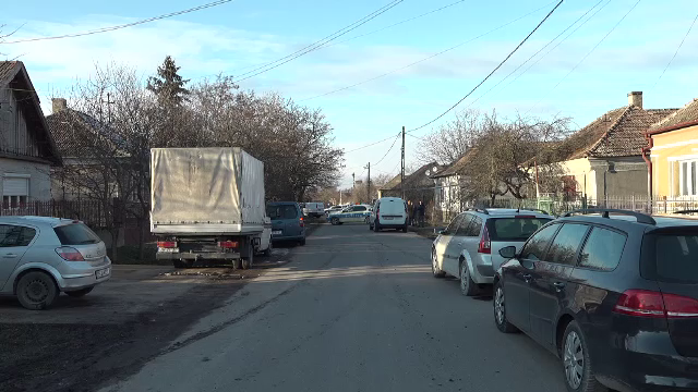 Poveste de groază în Bihor. O femeie și fiul ei au fost găsiți morți în casă. Trupurile lor erau pline de răni