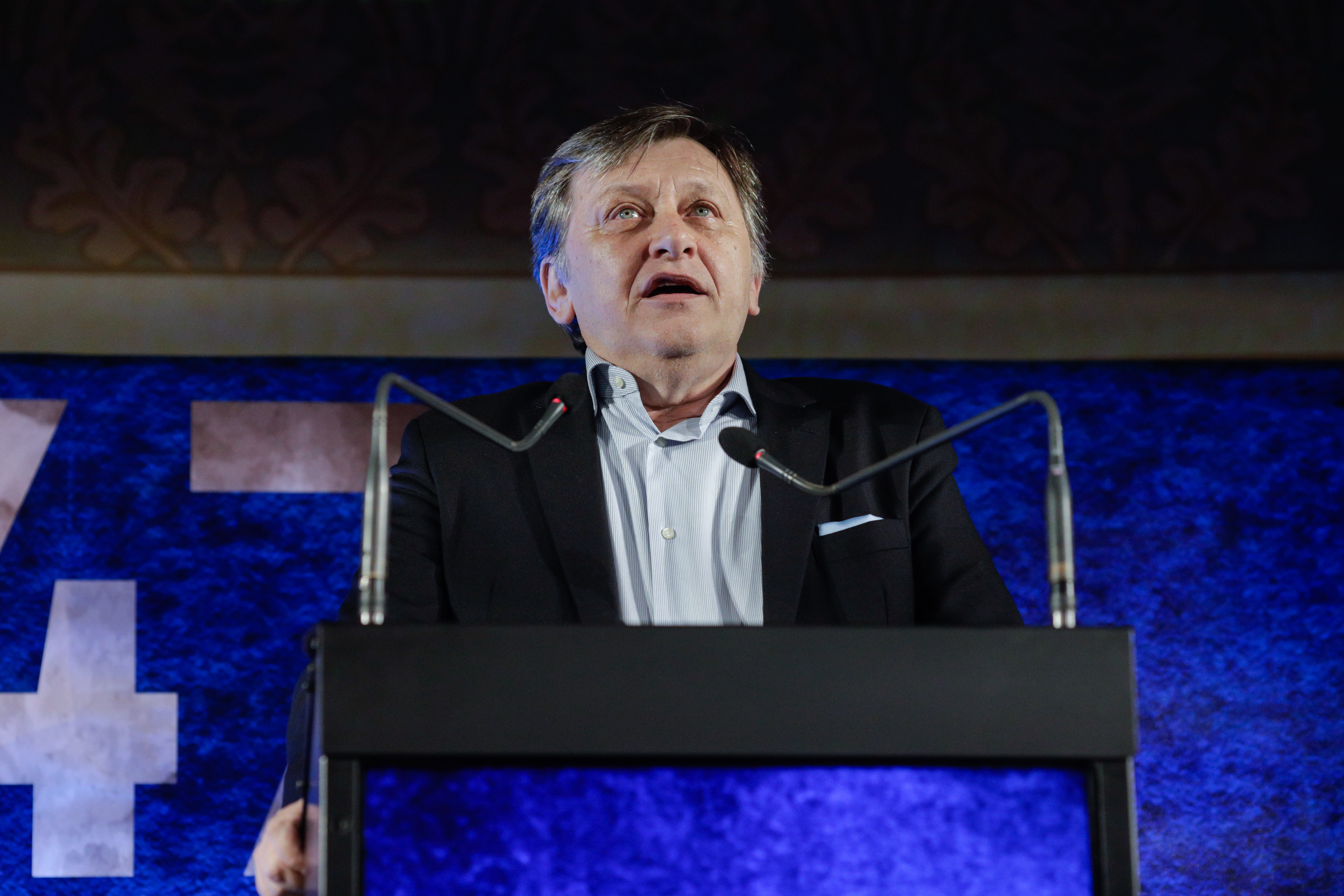 Candidatura lui Crin Antonescu la alegerile prezidenţiale, validată de Consiliul Reprezentanţilor al UDMR