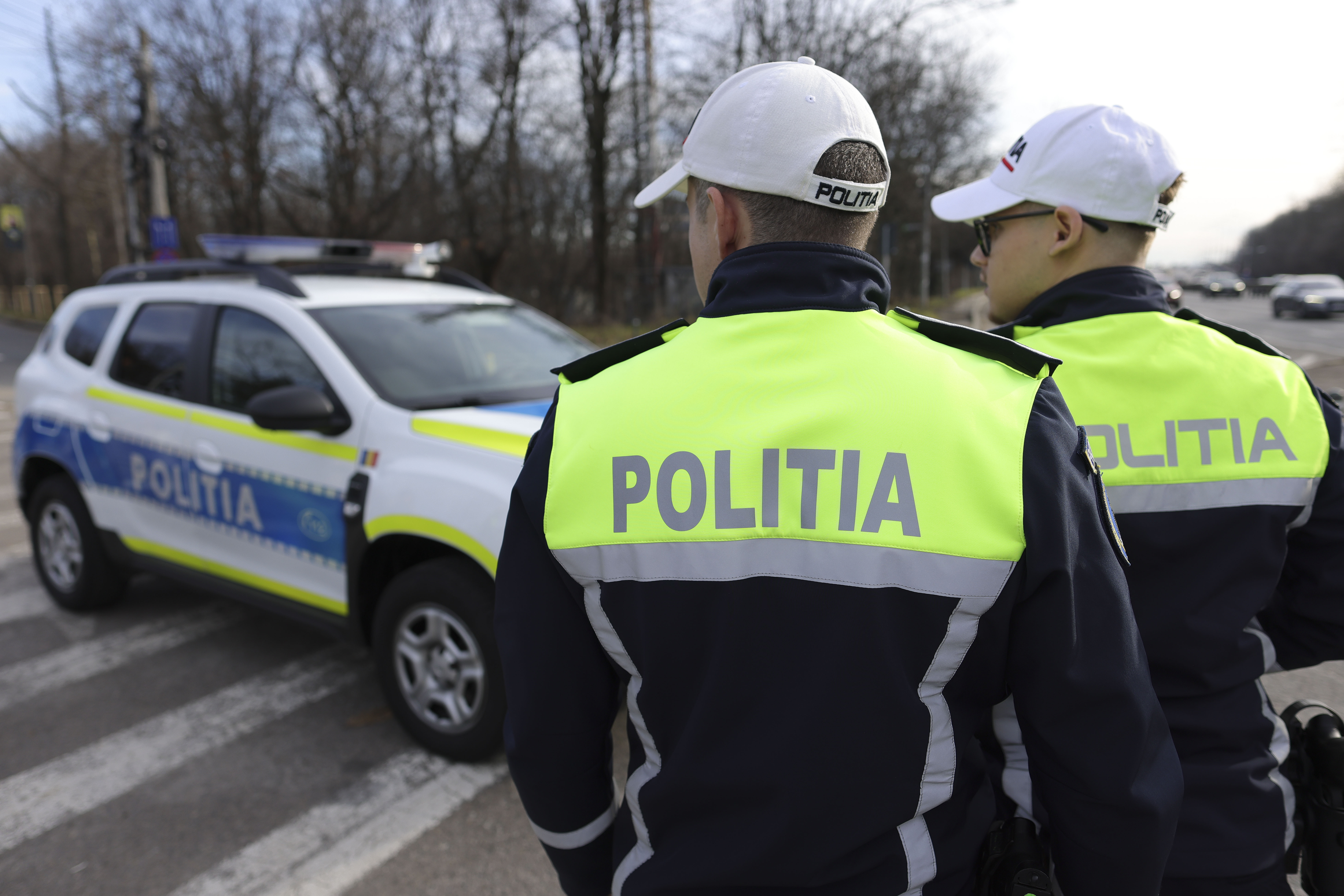 Guvernul s-a răzgândit, plata muncii prestate în zilele libere și sărbători legale va fi din nou remunerată pentru polițiști