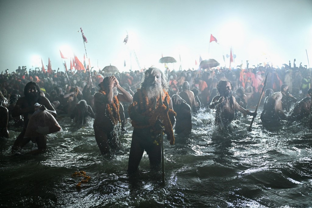 A început cea mai mare adunare religioasă din lume. Milioane de oameni s-au strâns în nordul Indiei