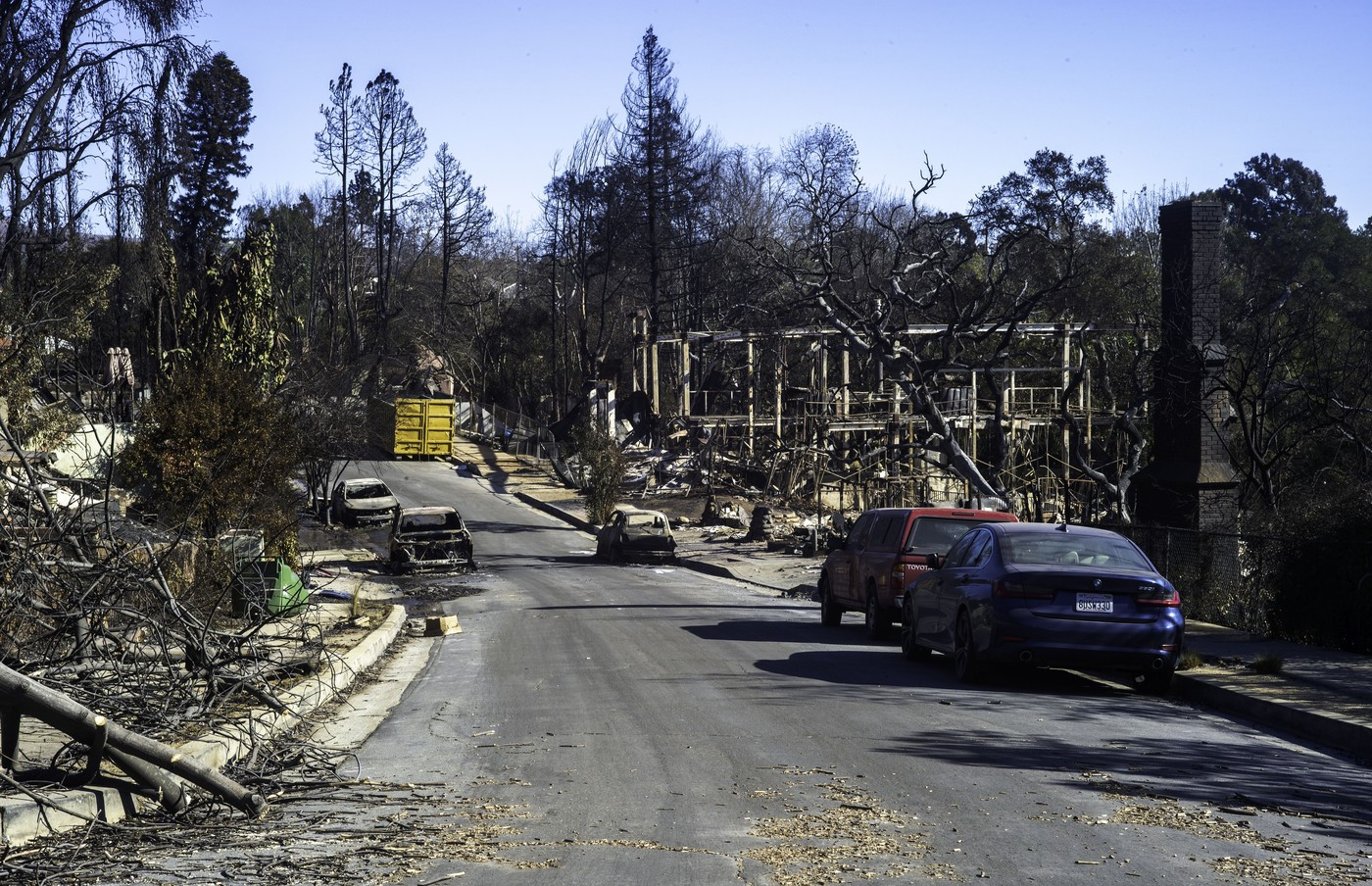 Rafale comparate cu forța unui uragan în Los Angeles-ul devastat de incendii. Casa lui Harry și Meghan este în pericol