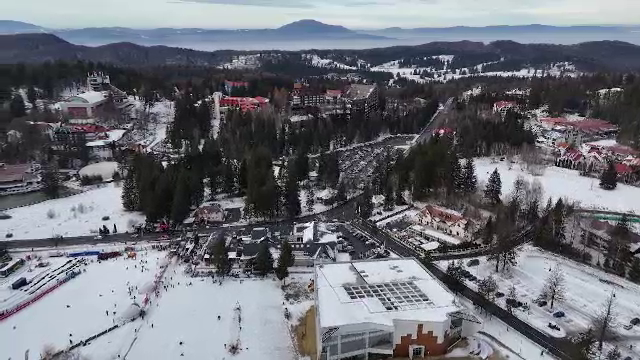 Reduceri consistente la tarifele din stațiunile montane, în extra-sezon. ”Am prins hotel la jumătate de preț”